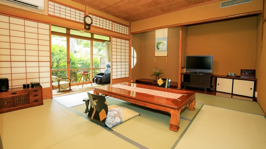 大露天風呂は国内屈指の広さ。皇室ゆかりの名湯を客室でも堪能3563265