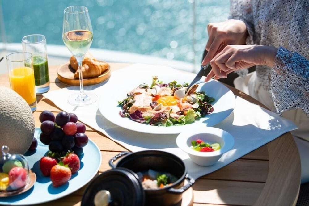 朝食