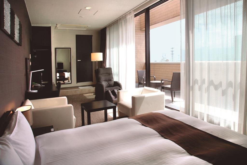 風が心地よい、スカイテラス付きのカップルスイートも3476215