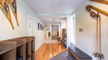 内部エントランス / 2