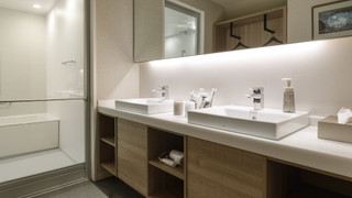 ラグジュアリー ツインルーム　大人3名予約でベッド1台追加(92cm幅)　大人4名でベッド2台追加(92cm&110cm幅)