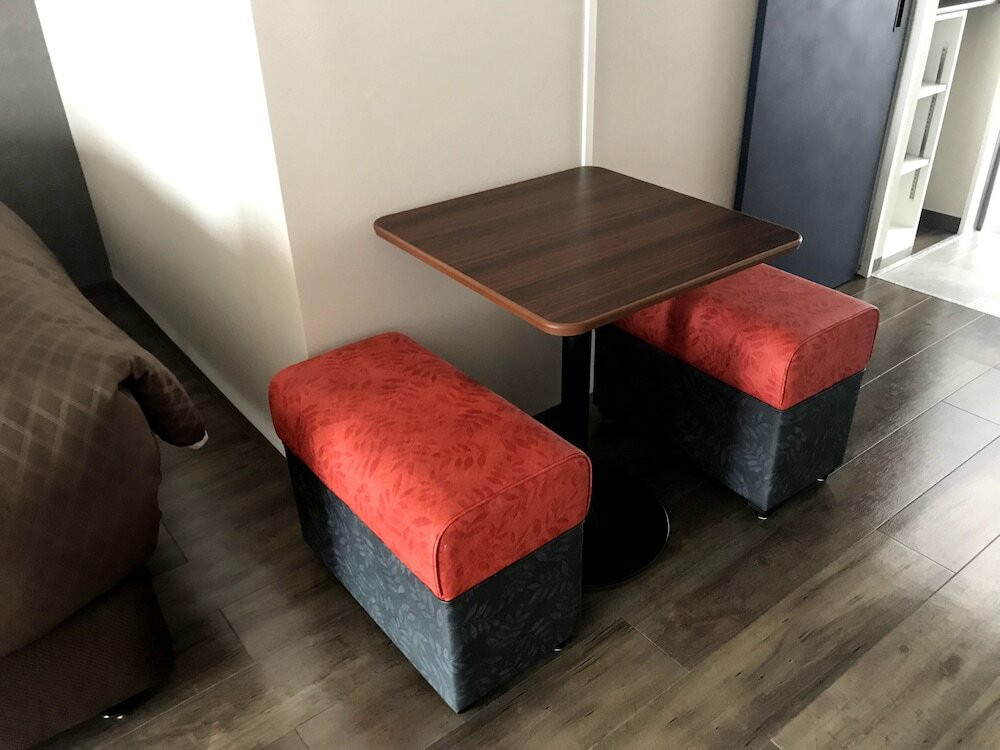 客室内のダイニングエリア