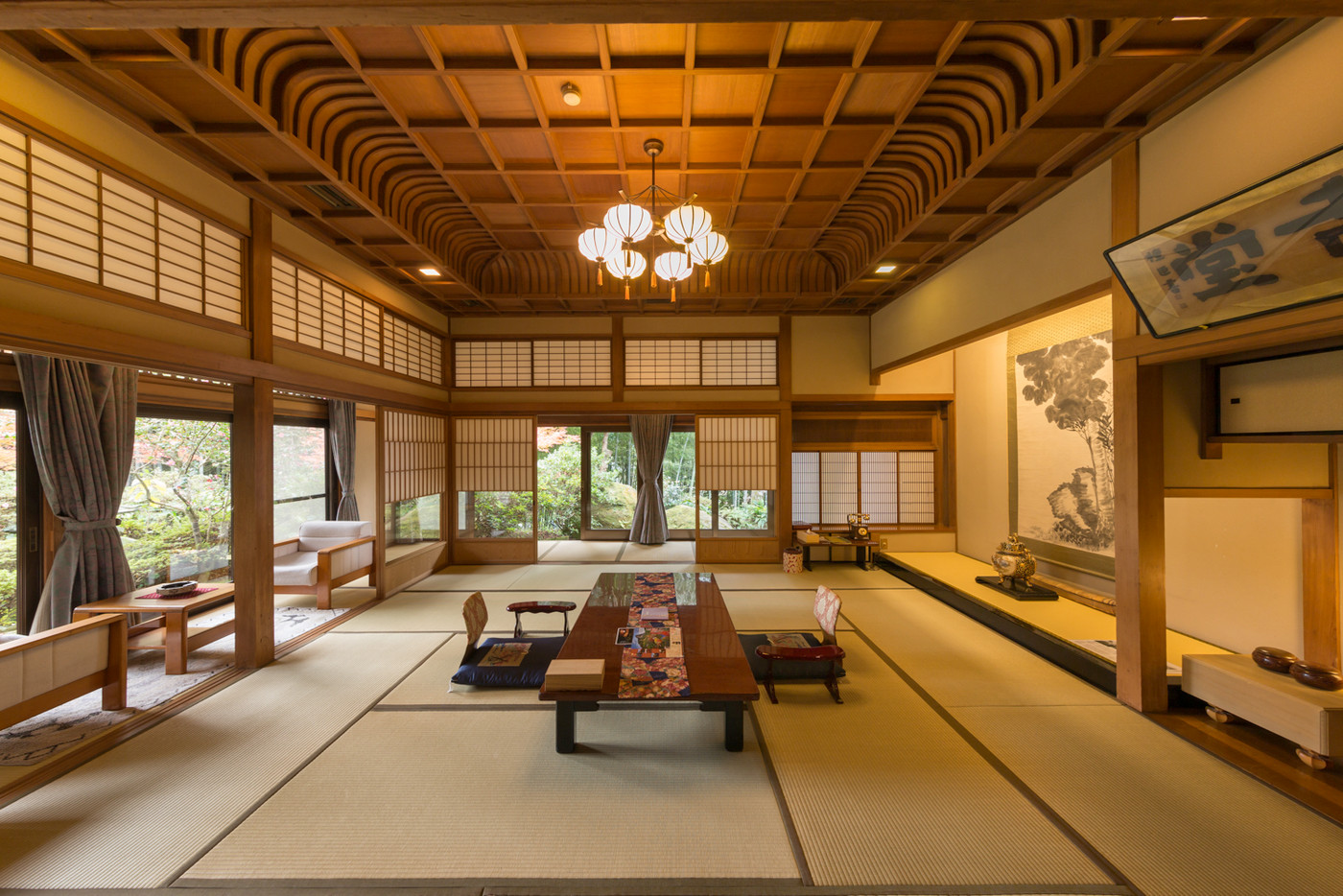 自然とアートが共存する夢うつつな時間4061711