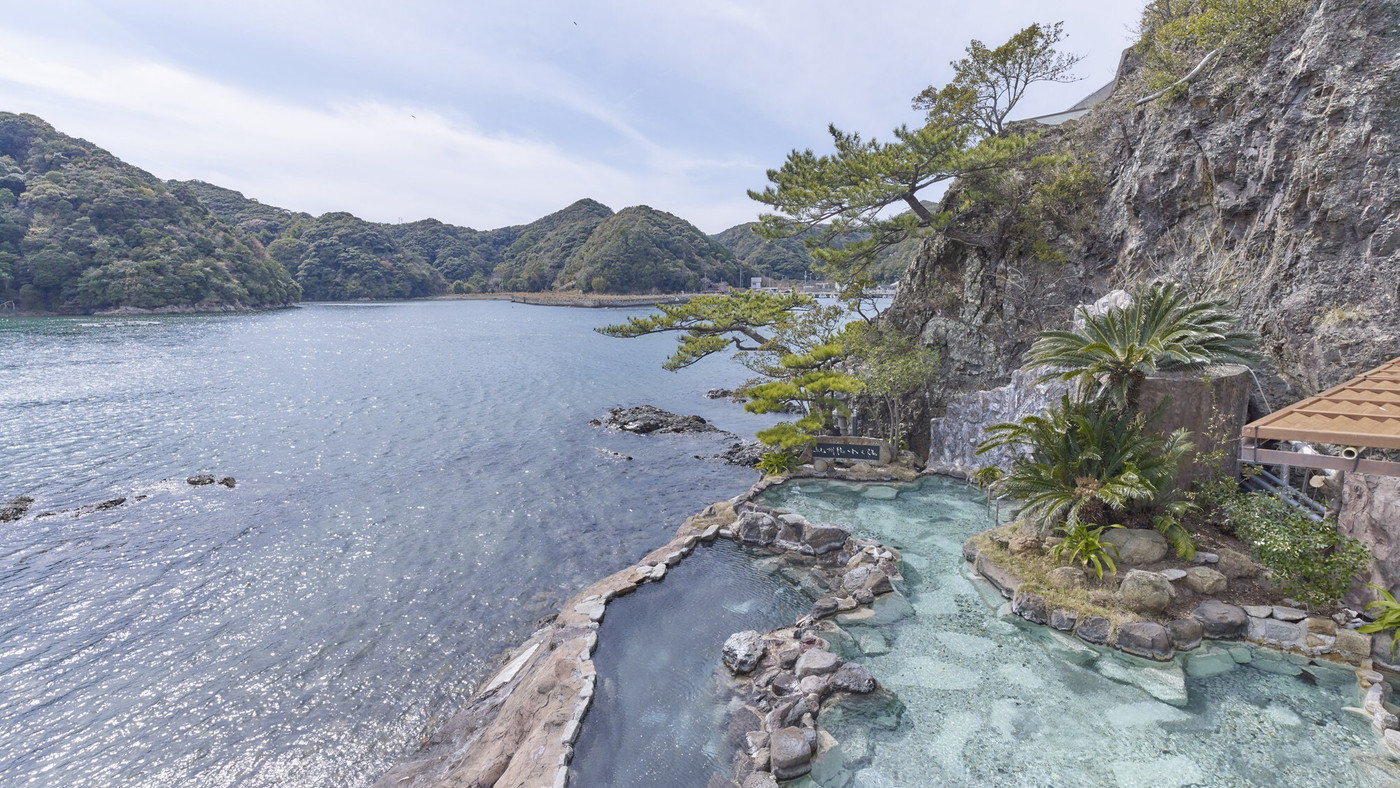島まるごとが2人のために。専用船でたどり着けるプライベート宿4238643
