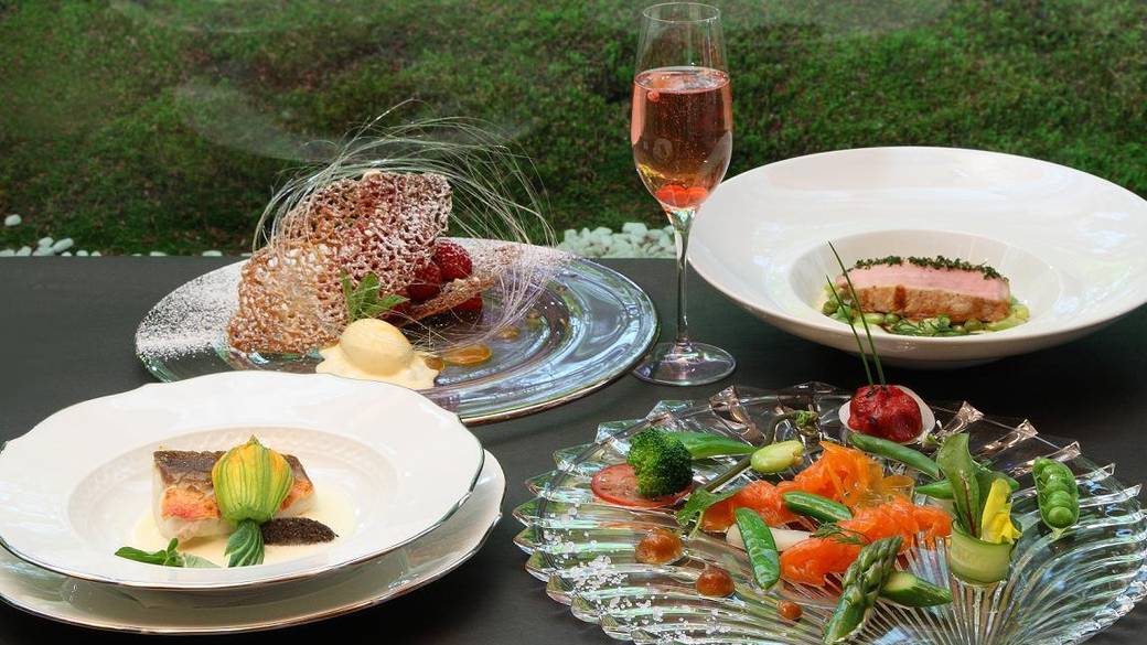 季節の食材を生かした
軽井沢フレンチ / 1