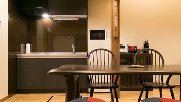 客室内のダイニングエリア / 16