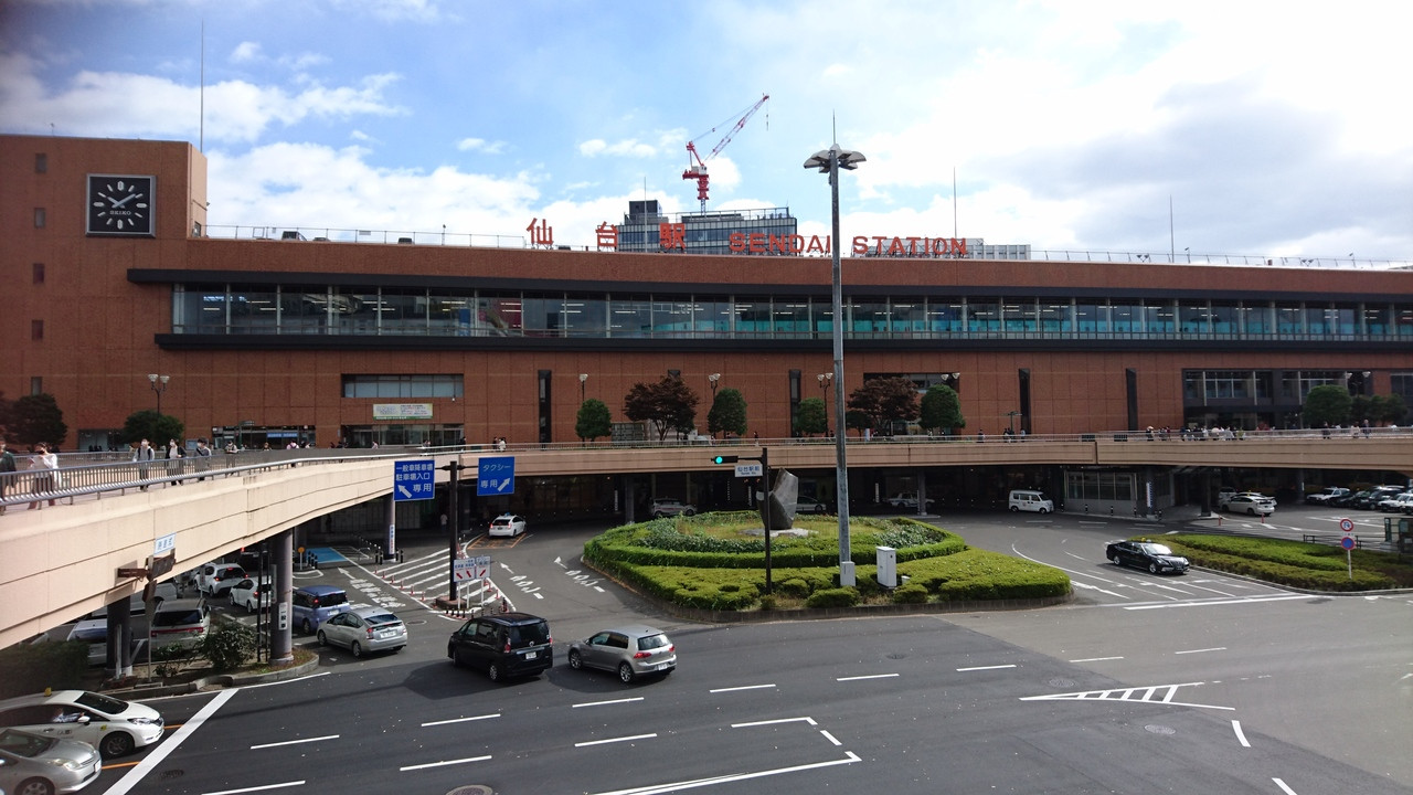 これはアップした写真ですが部屋から仙台駅が見えます。