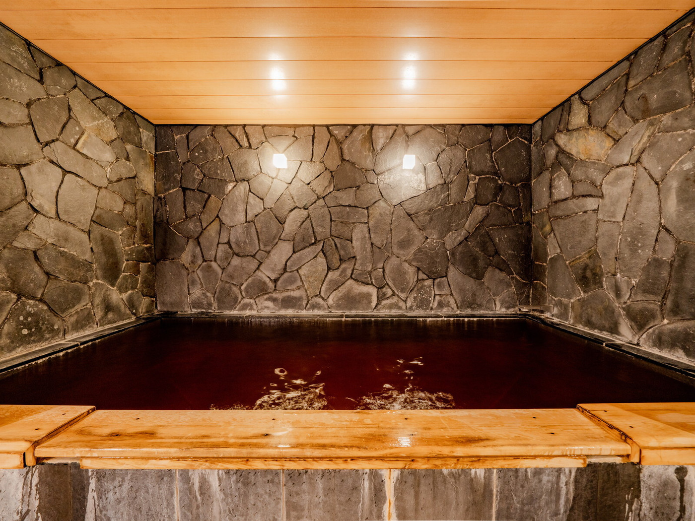 ”薬湯風呂”でじんわり疲れをほぐせるホテル3445844