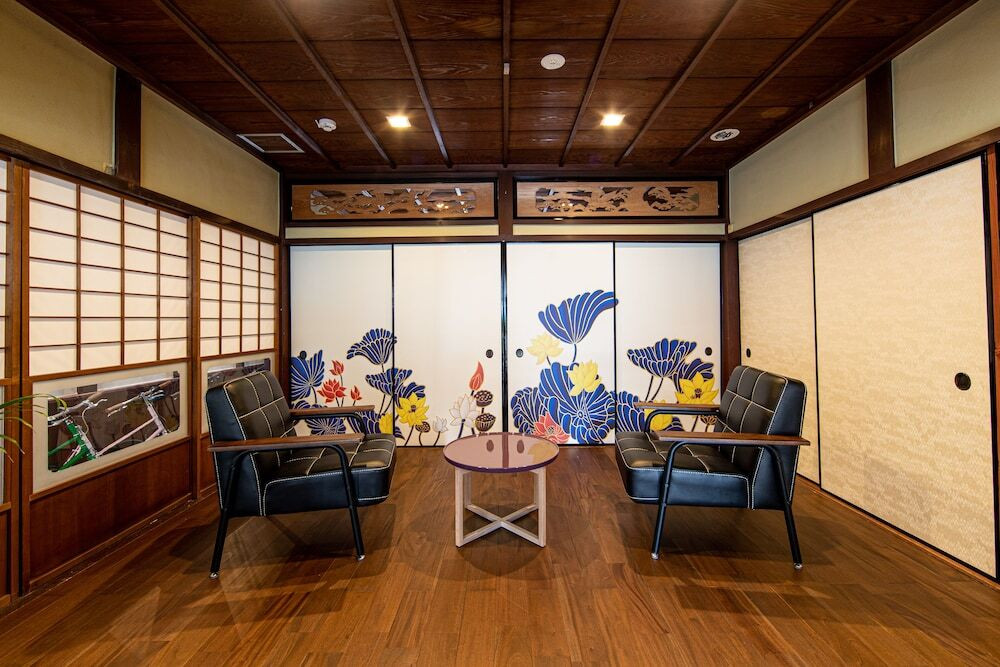 ロビーラウンジ