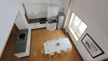 客室内のダイニングエリア / 9