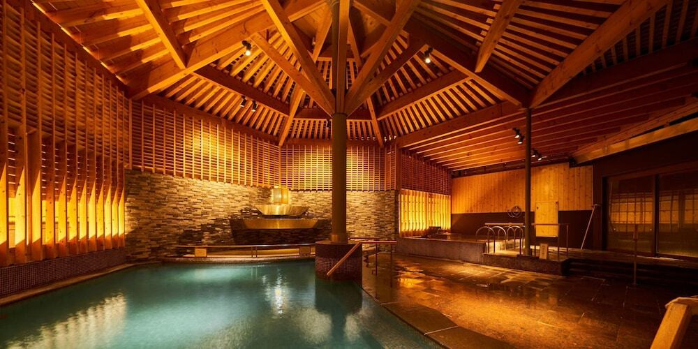 函館 湯の川温泉で泊まるなら。ご飯の美味しい「函館 湯の川温泉 ホテル万惣」3996886