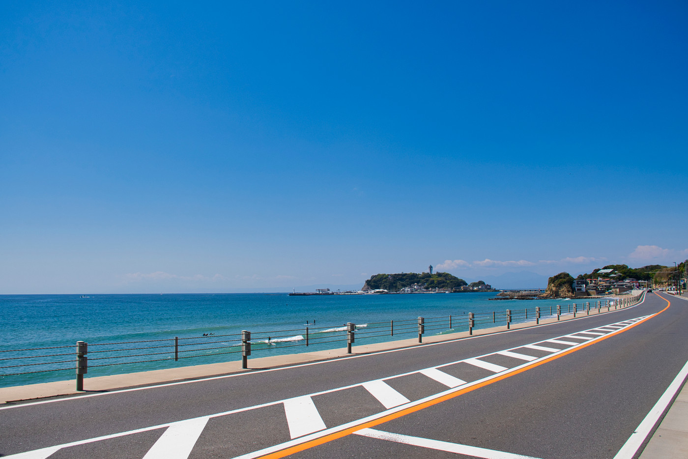 【鎌倉市】鎌倉高校前駅付近から眺める江の島