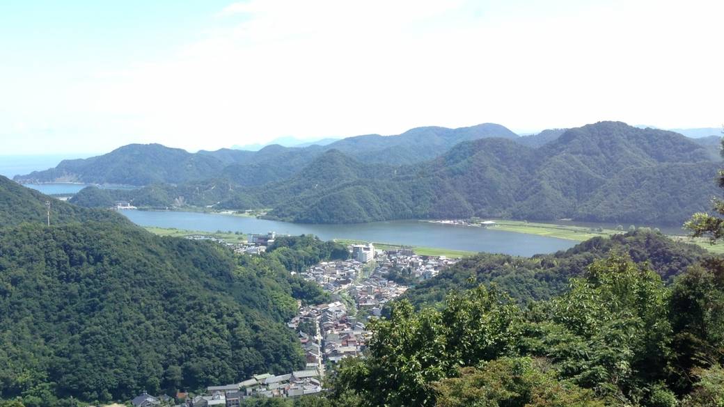 ロープウェイで
爽快な空の旅 / 1