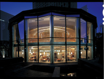 「音音 新宿センタービル店」内観 1016250 店舗外観です。京都の番傘をイメージした、店内です。