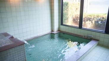 屋内スパ浴槽 / 2