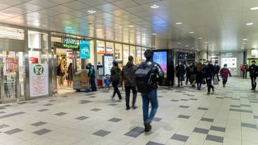 施設の入り口 / 19