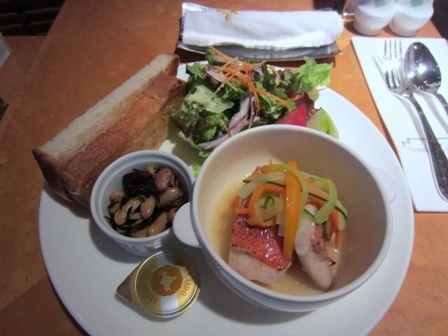軽食メニューもあり / 4