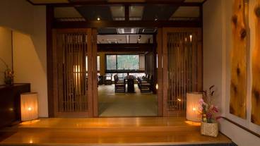 内部エントランス / 2