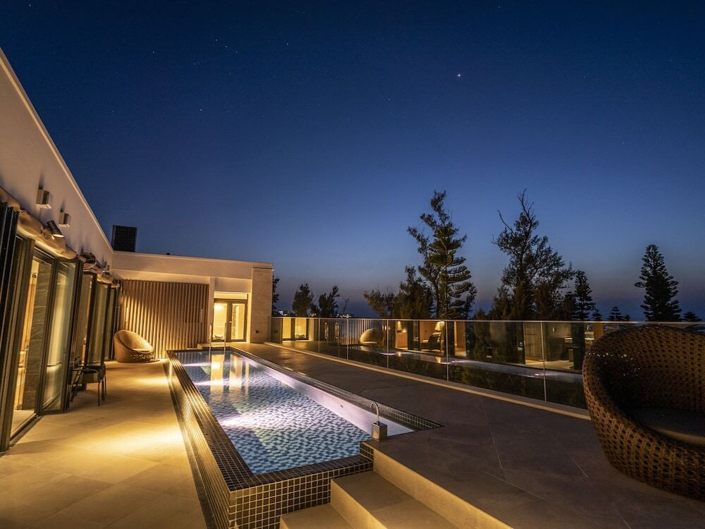 夜のプライベートプール