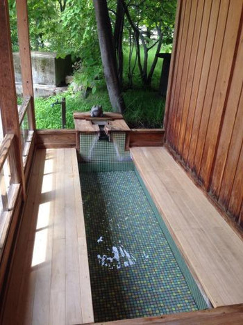 格式高い老舗「草津ホテル」1056113