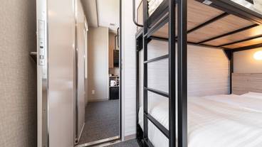 客室内のダイニングエリア / 22