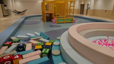 子供用の遊び場 - 屋内 / 32