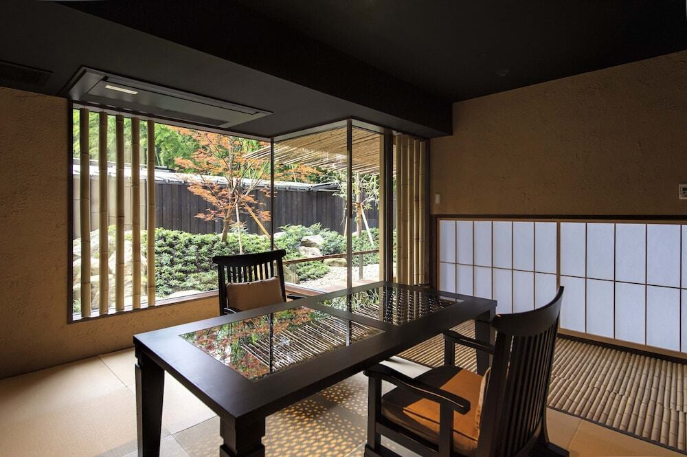 コンセプトは「竹取物語」。遊び心が溢れる非日常な空間3844895