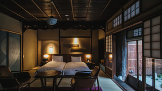 本館102:プライベートガーデン付デラックスハリウッドツイン