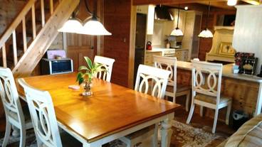 客室内のダイニングエリア / 4