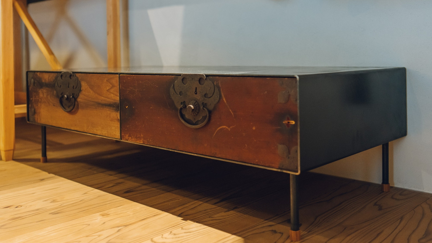 スイートルーム 直線の家具