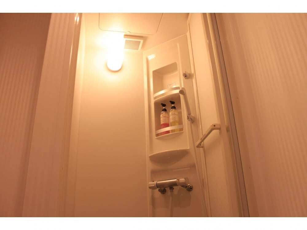 バスルームのシャワー