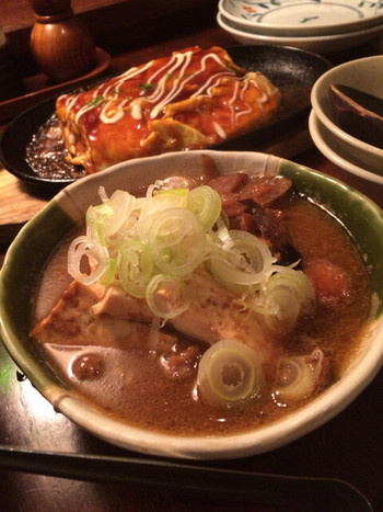 「蔵の庄 総本店」 料理 37605008 もつ煮込み480円。地元でよく食べるもつ煮込みとちょっと違って甘いです！甘じょっぱいの好きなので、すごく好みなもつ煮込みでした！仙台味噌ですかぬ？