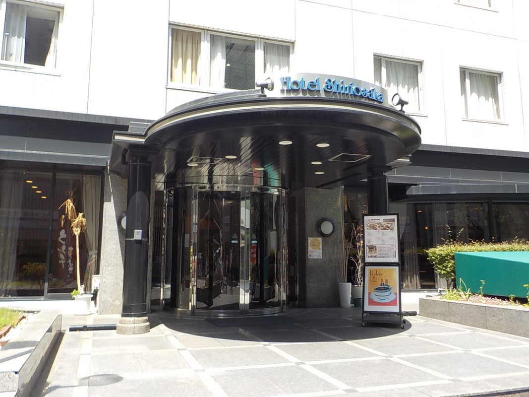 ホテル新大阪の玄関