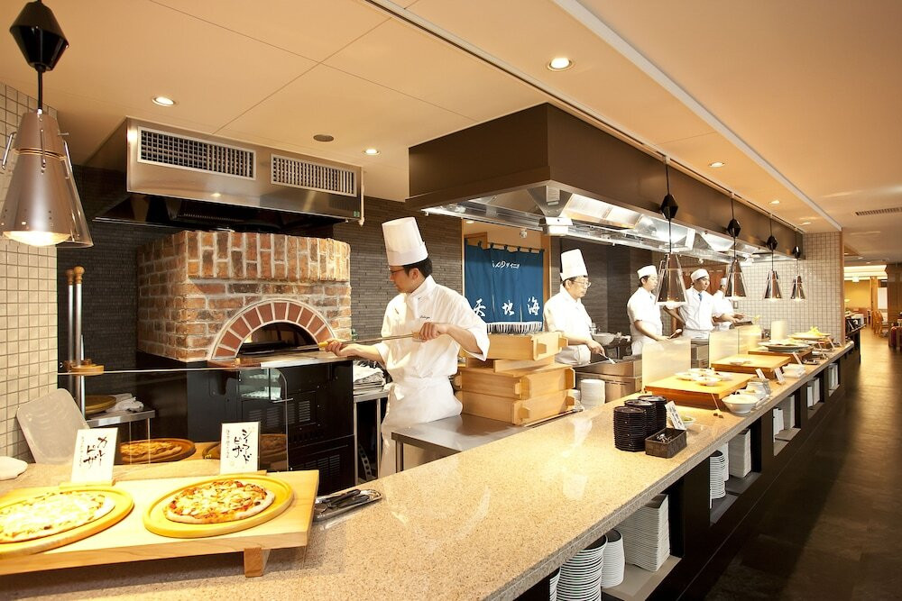 「しんわダイニング 天・地・海」石窯ピザコーナー