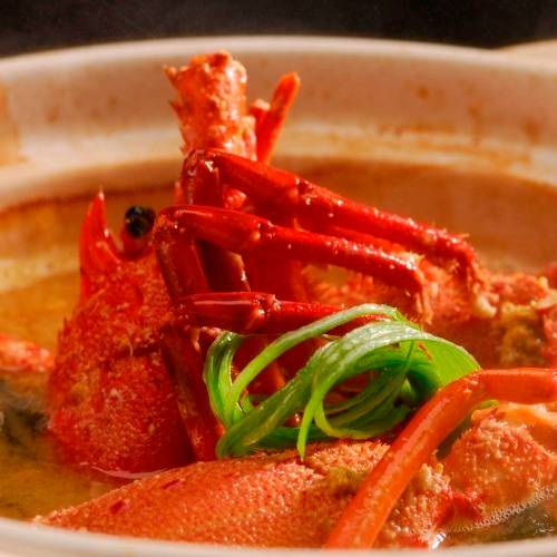 駿河湾の新鮮魚介を
刺身や漁師焼で豪快に / 2