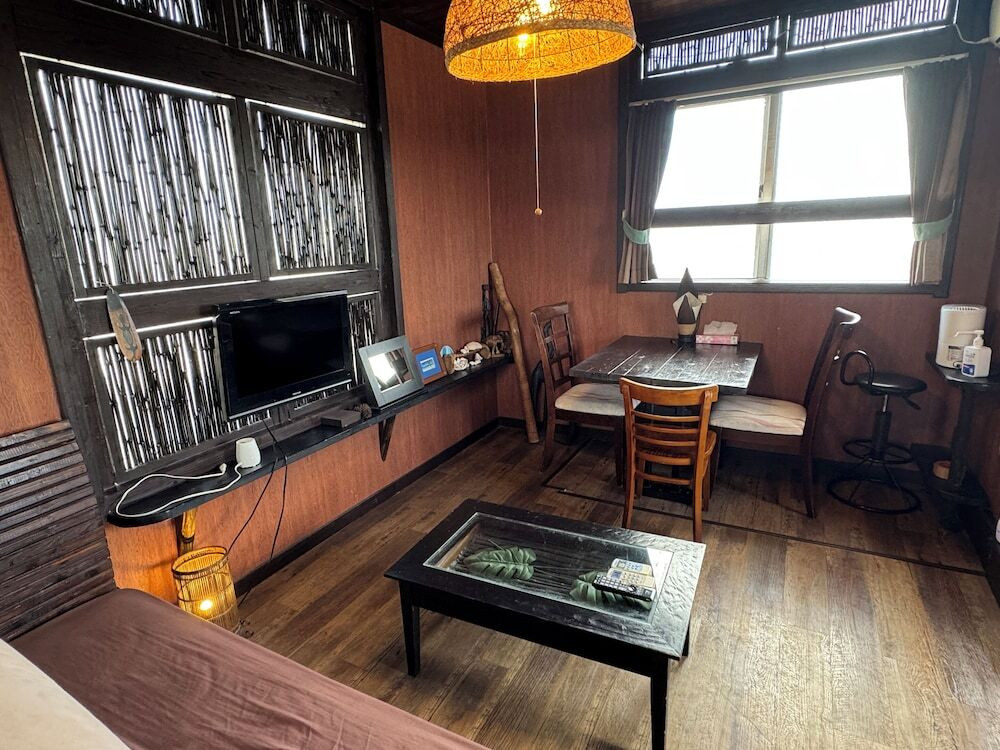 客室内のダイニングエリア