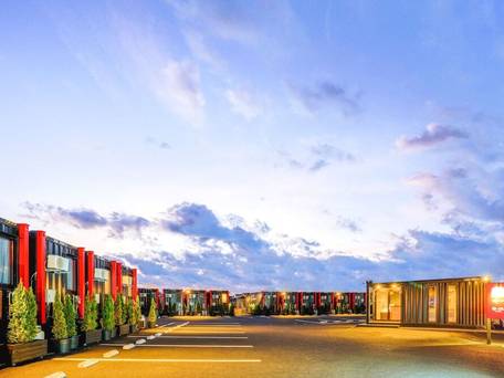 HOTEL R9 The Yard 足利福富 / 1