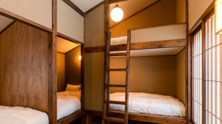 デラックス ルーム ベッド (複数台) エンスイート コートヤードビュー