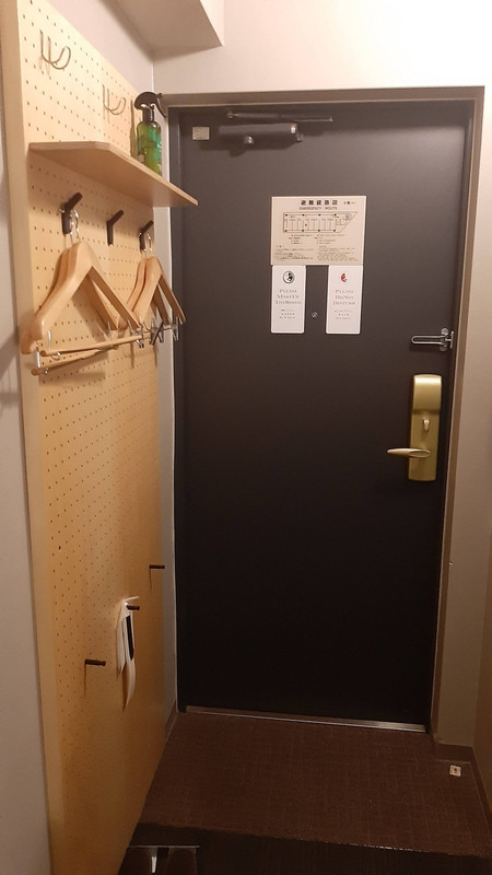 廊下、ここに荷物を置けば広々快適