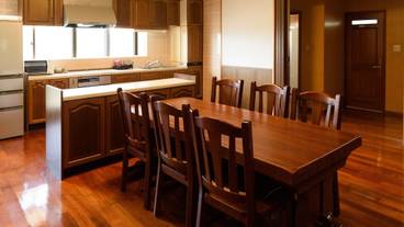 客室内のダイニングエリア / 9