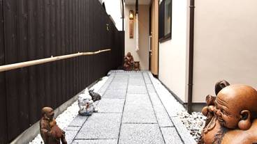 施設の入り口 / 6