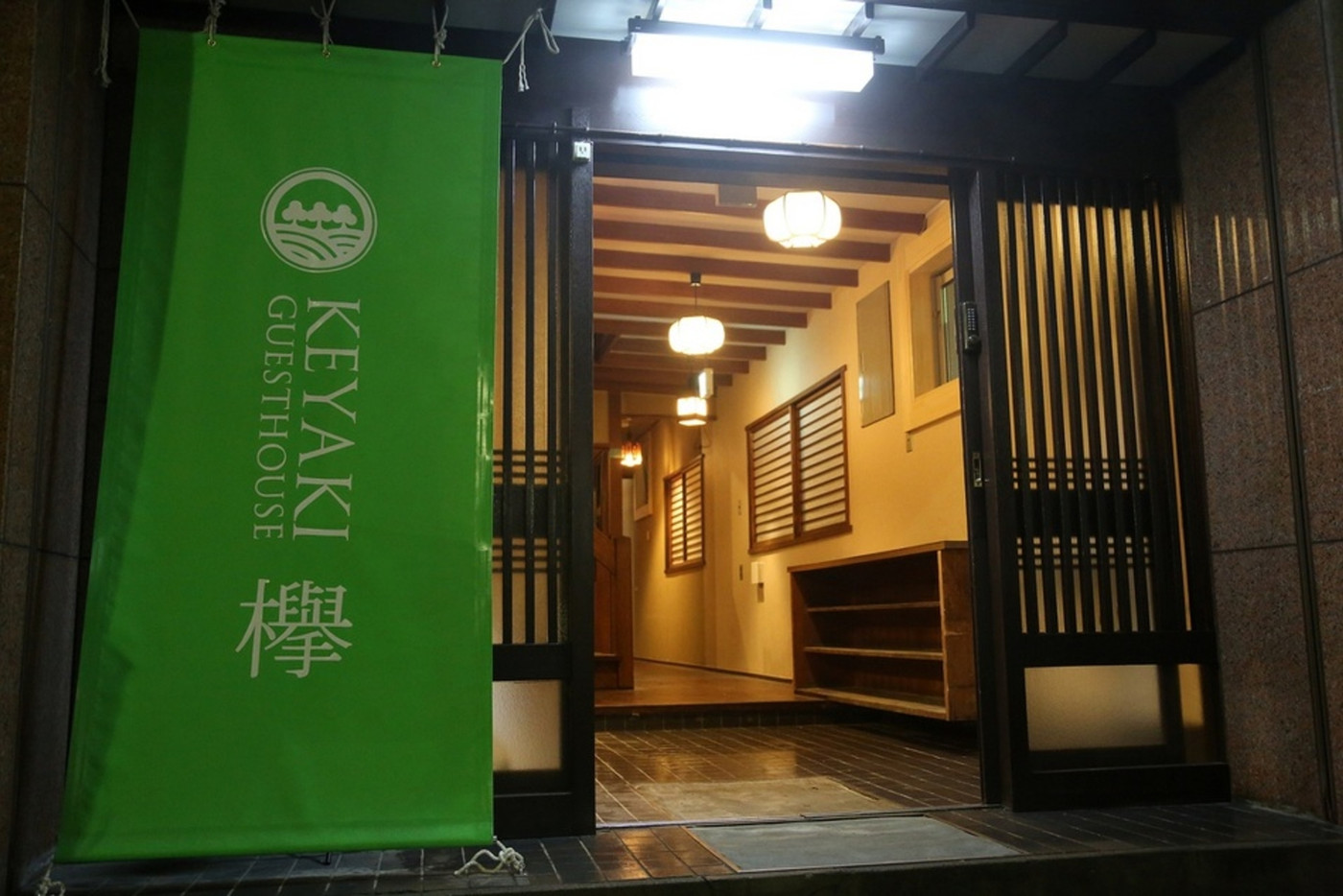 バーがあるゲストハウスで大人なステイを3495627