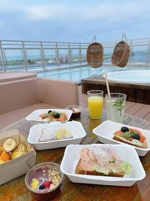 食事はお部屋や屋上でもいただけるのが嬉しいポイント。