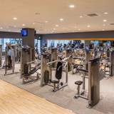 宿泊者は24時間使えるジム / 1