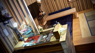 [瑠璃の間/Ruri-Ma:202号室] スタジオベーシック: 埋込式シングルベッド/布団 専用バスルーム (シャワーブース/シャワートイレ) 禁煙