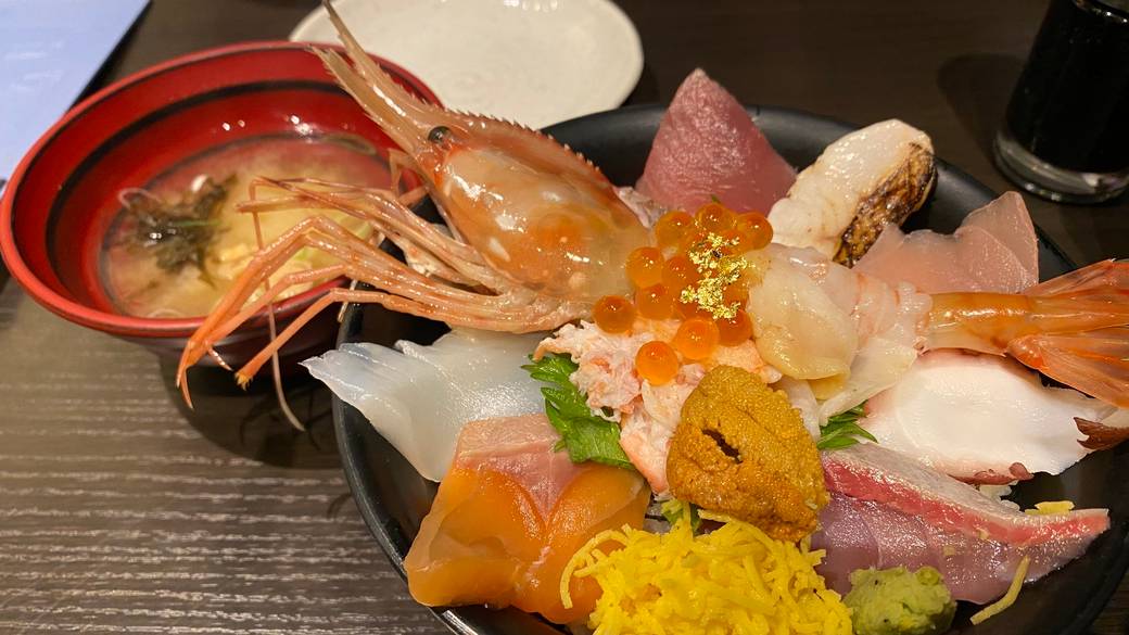豪華な海鮮丼 / 3