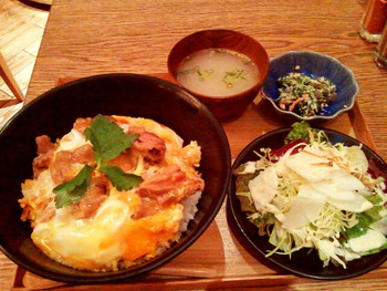 「六本木 百鳥」 料理 83956438 ランチの「親子丼定食」（1,080円）