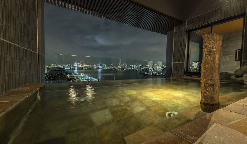 都心の夜景を眺めて
温泉とサウナでくつろぐ / 2