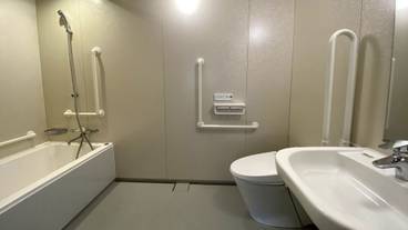 ユニバーサルダブルのバスルーム / 7