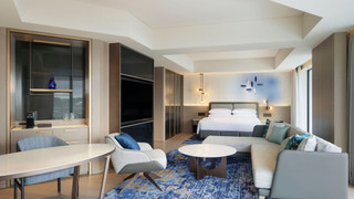 ジュニア スイート ダブルベッド 1 台 コーナー